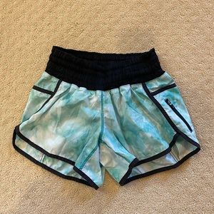 Size 6 lulu lemon shorts